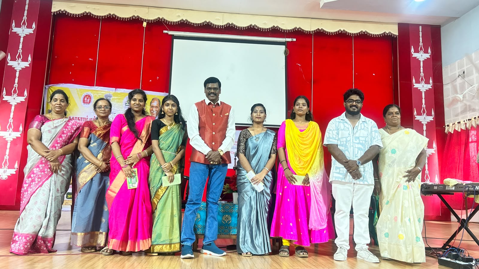 டெங்கு விழிப்புணர்வு இன்னிசை பட்டிமன்றம்